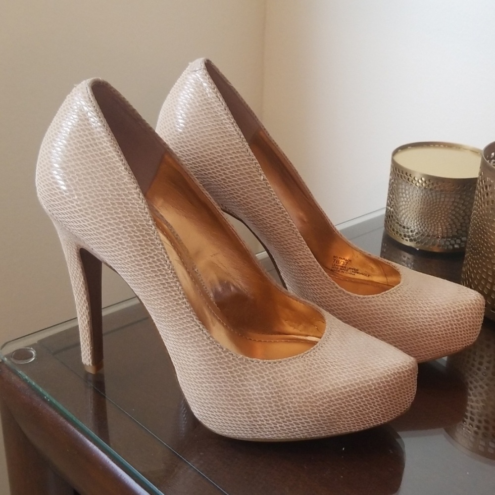 BCBG Nude Heels Size 7